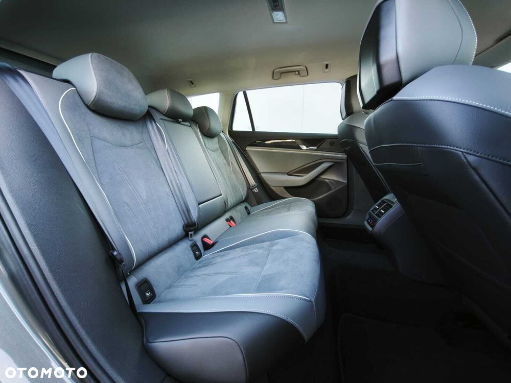 Volkswagen Passat Variant 2.0 TDI SCR Business DSG - 10
