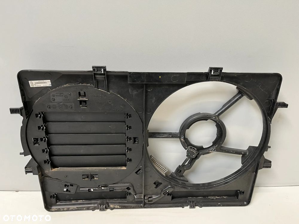 Obudowa wentylatorów AUDI A4 B8 A5 8K0121003Q - 3