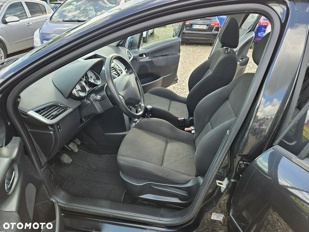 Peugeot 207 - 7