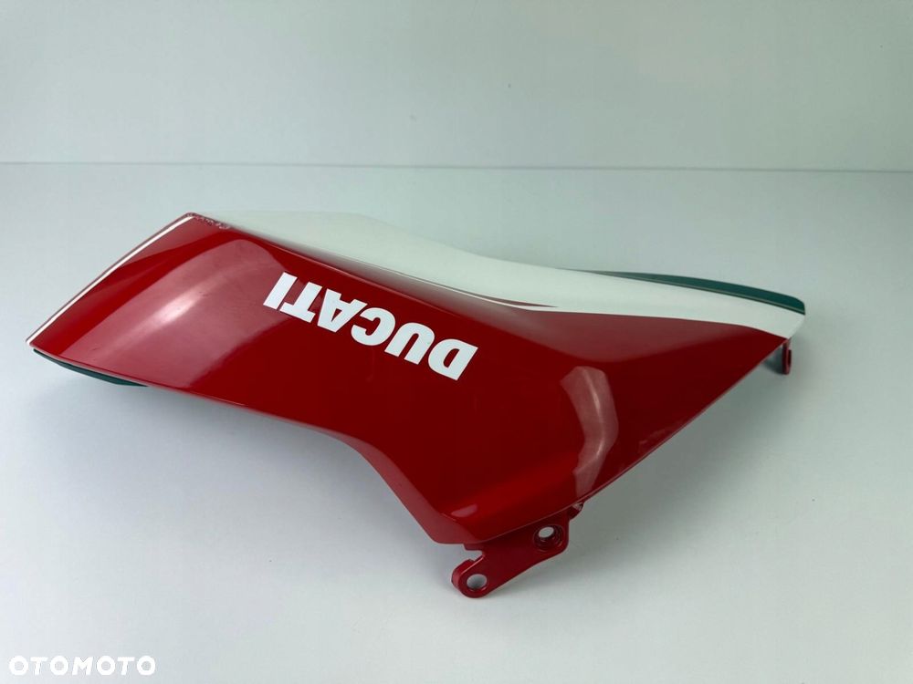 Prawa nakładka zbiornika Ducati Hypermotard 950 2022+ - 9