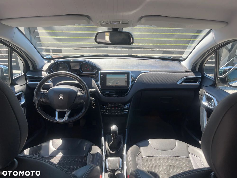 Peugeot 2008 - 8