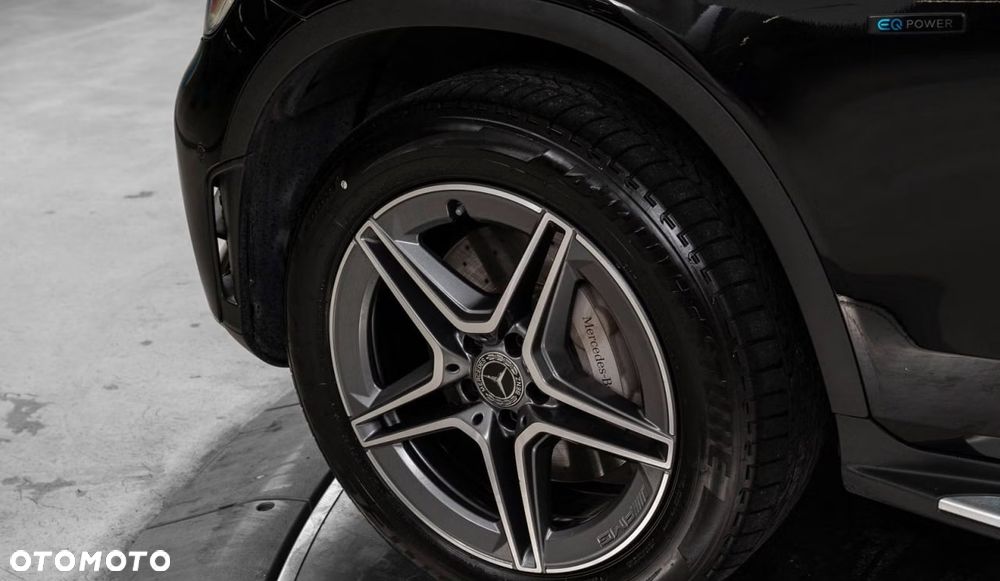 Mercedes-Benz GLC 300 e 4-Matic - 8