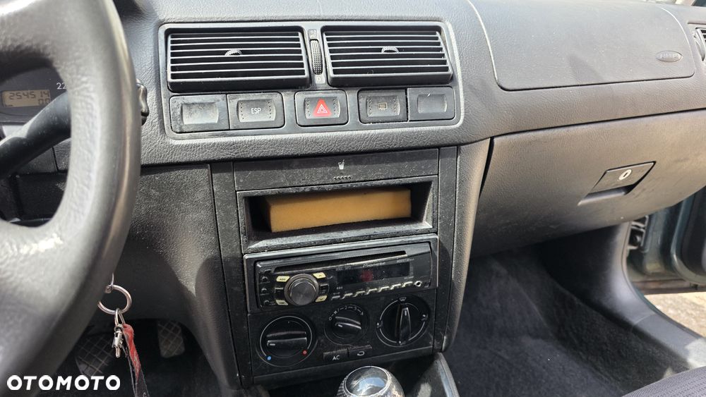 Volkswagen Golf 1.9 TDI Comfortline - 11