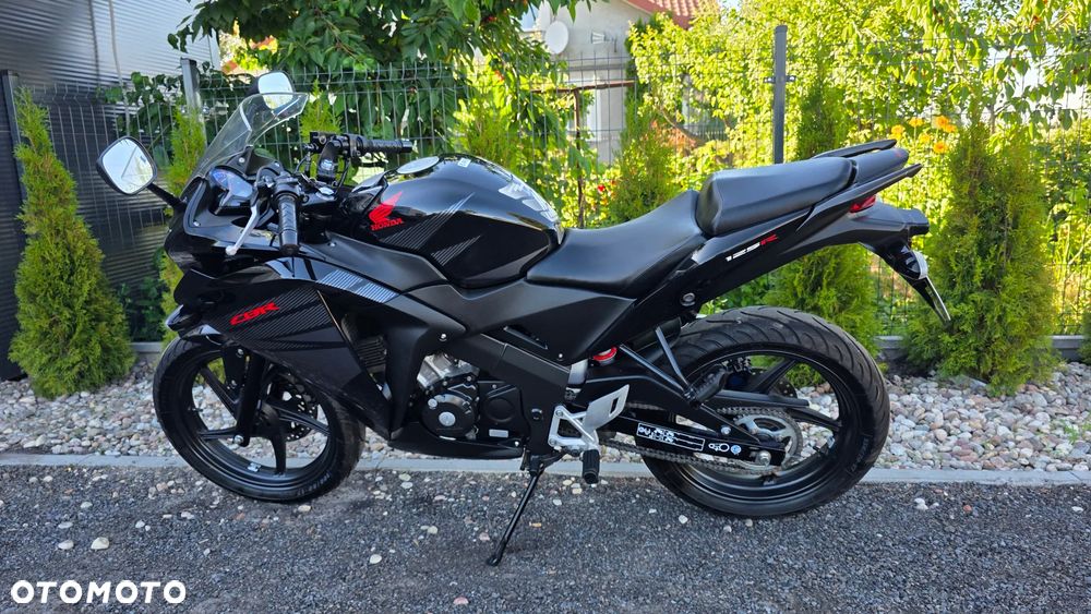 Honda CBR - 25