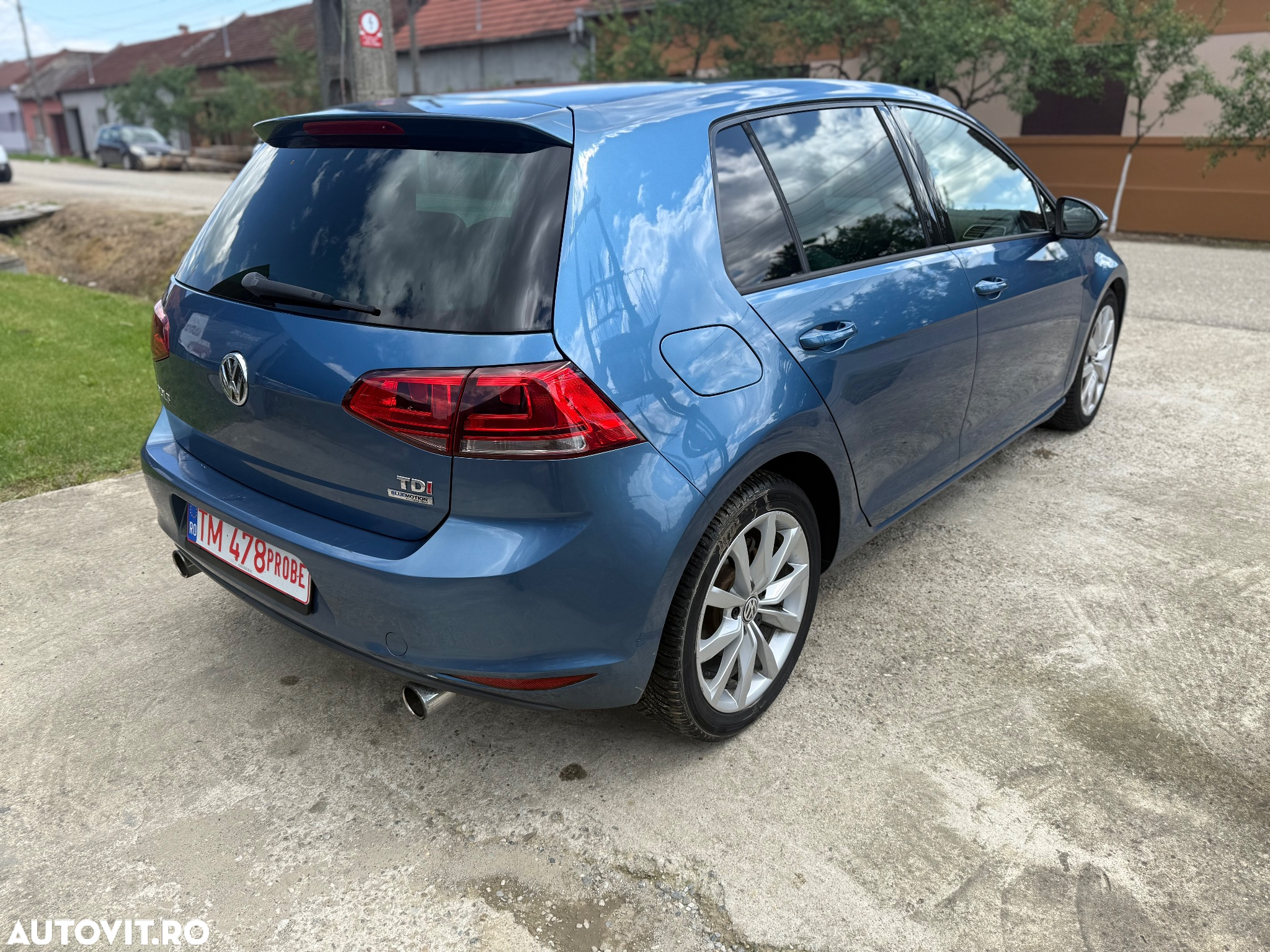 Volkswagen Golf 1.6 TDI BlueMotion Technology DPF Comfortline - 3