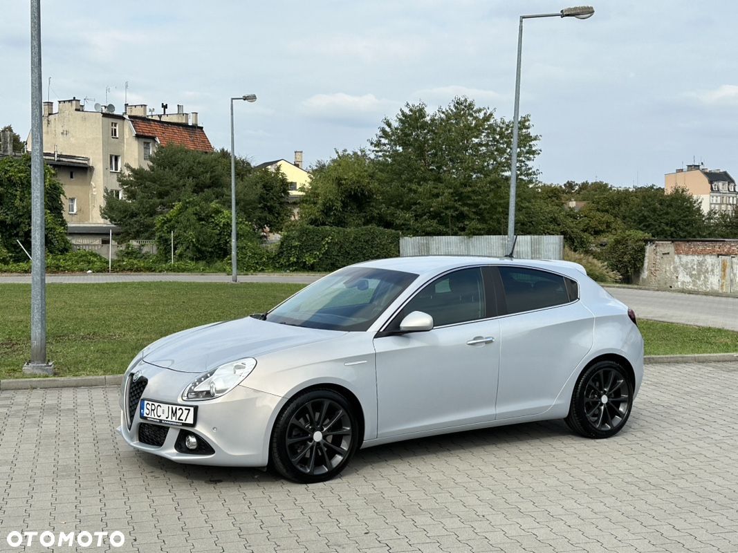 Alfa Romeo Giulietta 2.0 JTDM Distinctive - 1