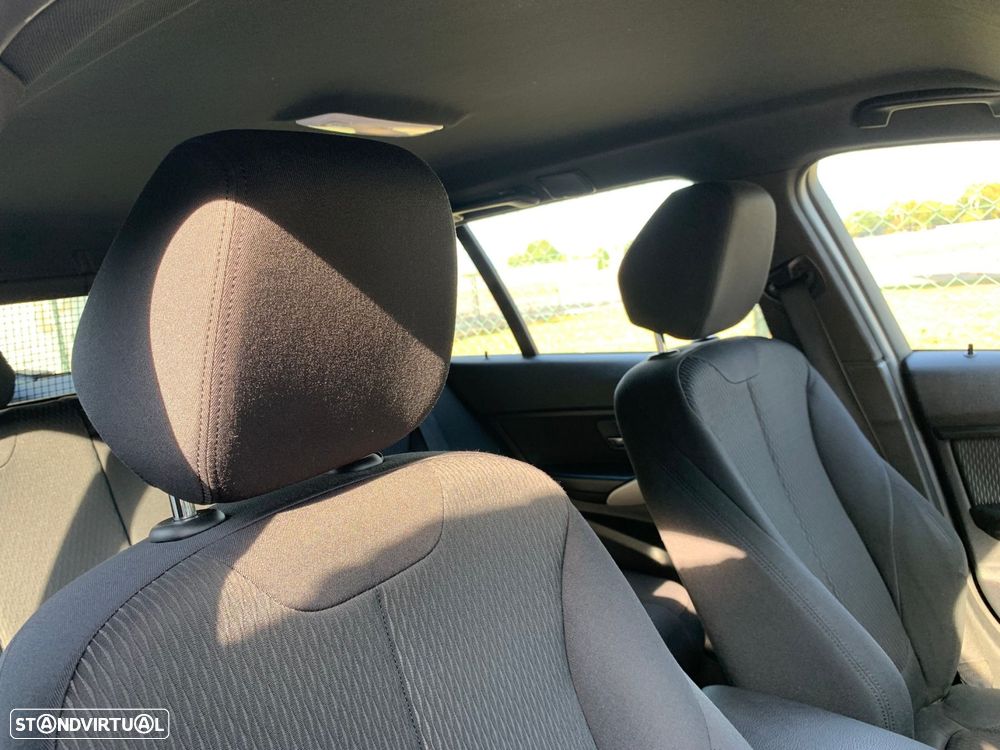 BMW 320 d Touring Pack M - 11
