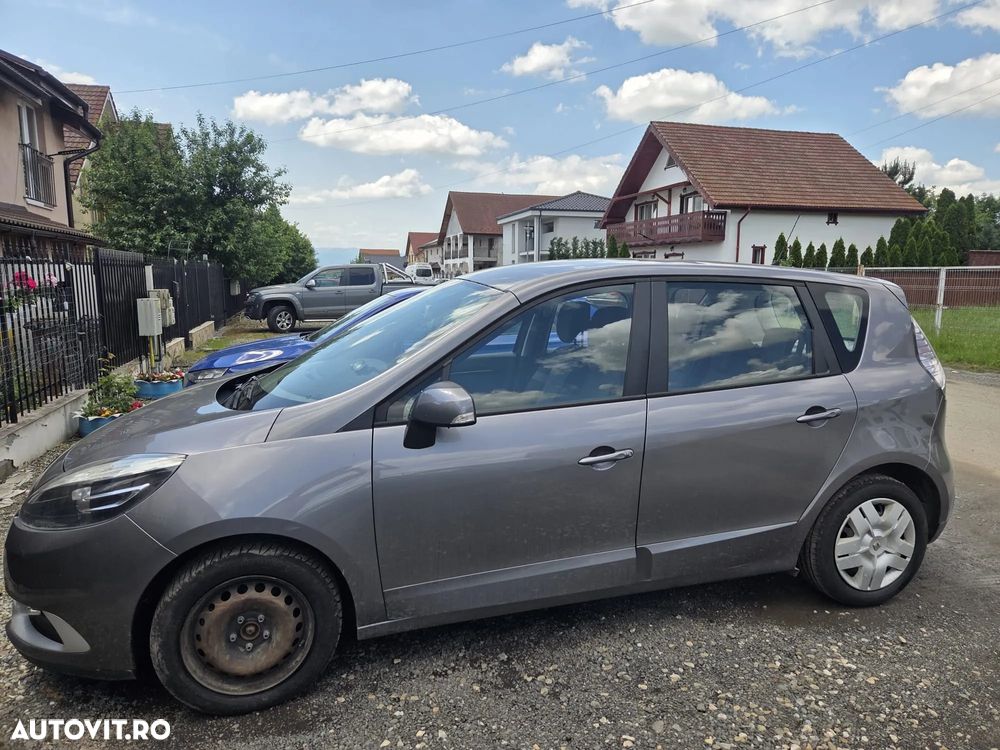 Renault Scenic 1.5 dCi Privilege - 11