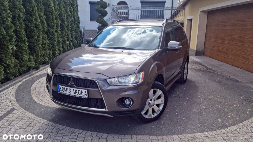 Mitsubishi Outlander - 1