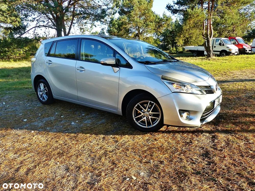 Toyota Verso 2015 photo 5