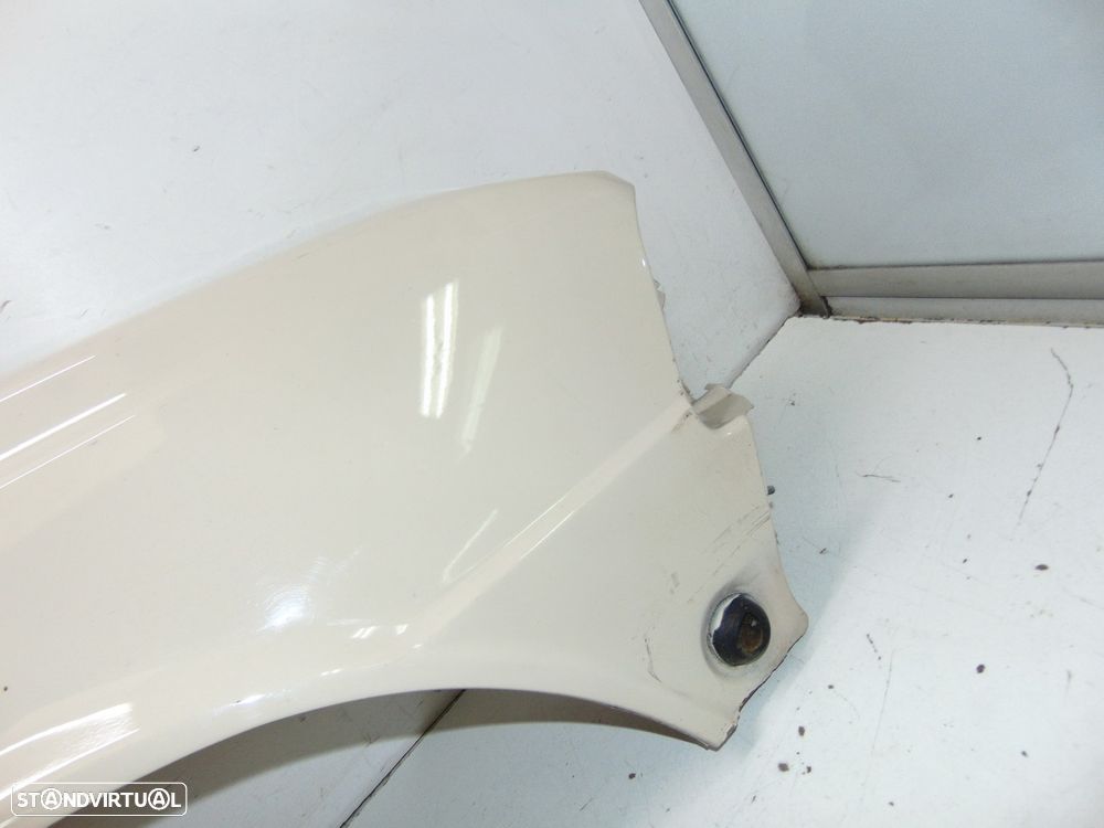 Peugeot 305 guarda lamas - 3