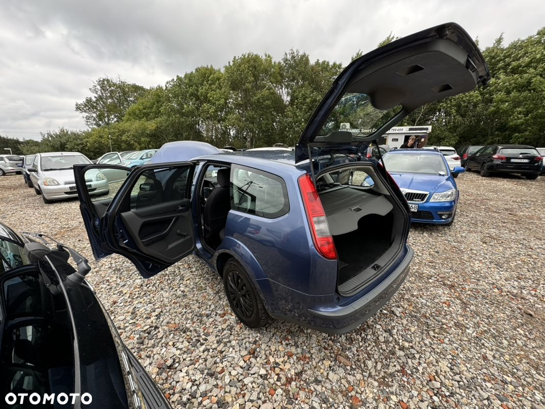 Ford Focus Turnier 1.6 16V Style+ - 8