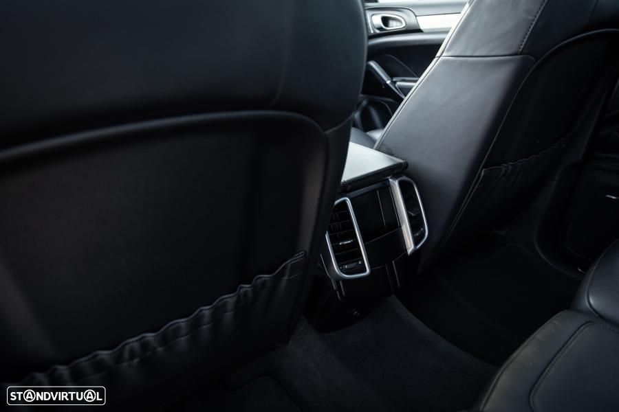 Porsche Cayenne S E-Hybrid - 24