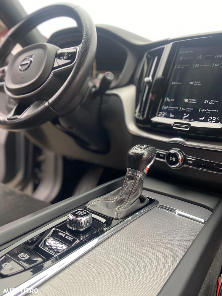 Volvo XC 60 D4 R-Design - 8