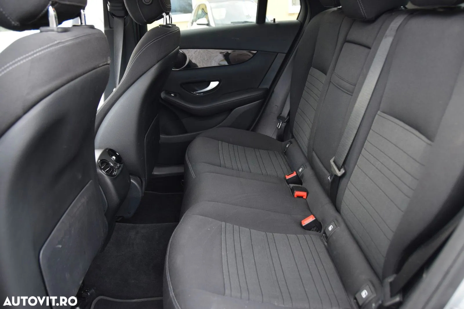 Mercedes-Benz GLC 250 d 4Matic 9G-TRONIC AMG Line - 10