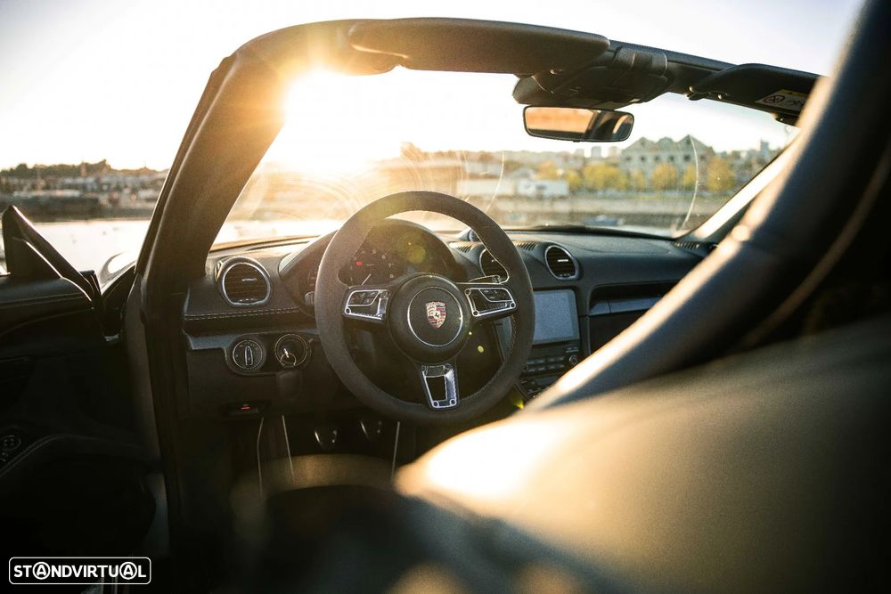 Porsche 718 Spyder Standard - 16