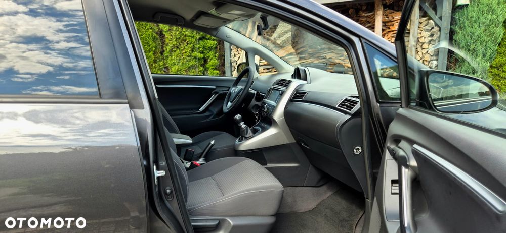 Toyota Verso 1.6 D-4D Premium 7os EU6 - 10