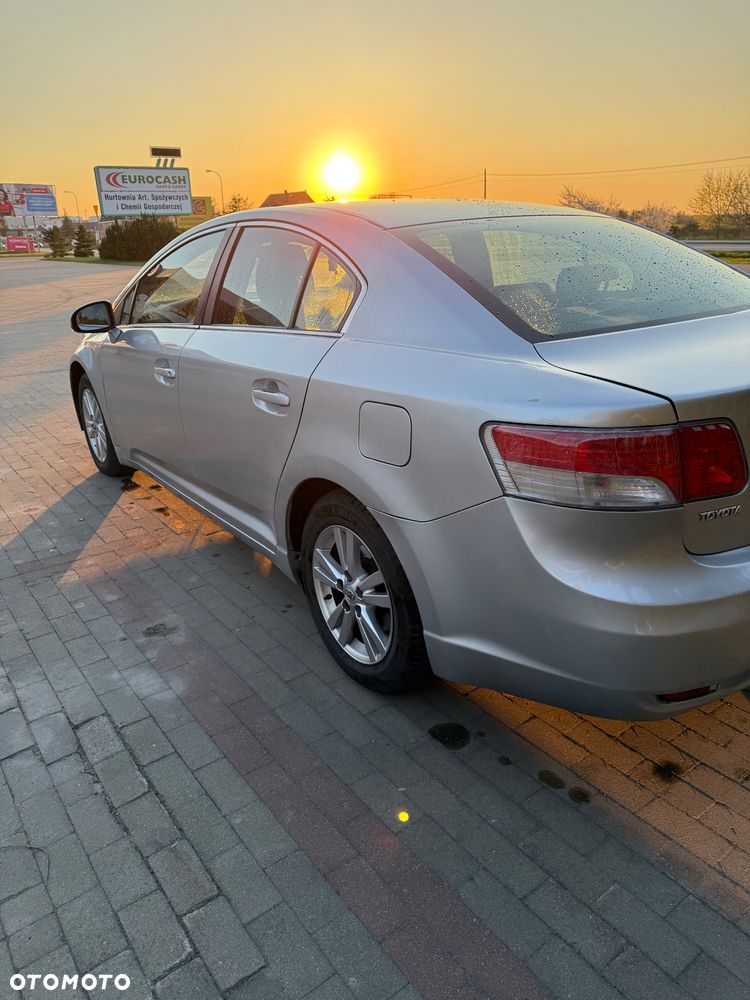 Toyota Avensis 2.0 D-4D Luna - 8
