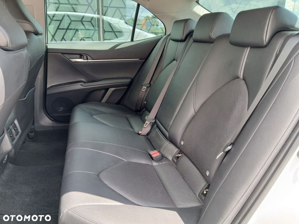 Toyota Camry - 7