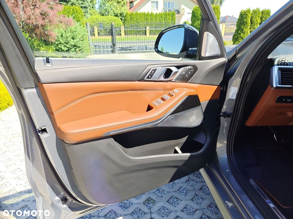 BMW X7 - 12