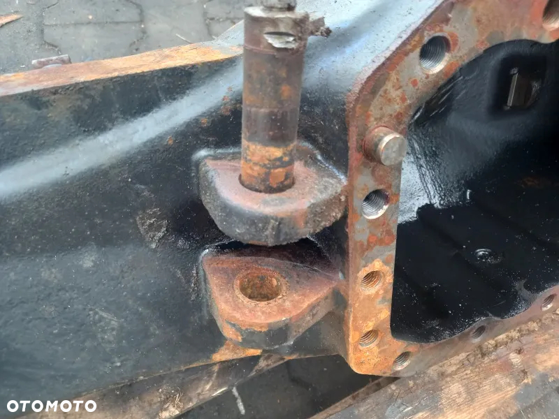Obudowa mostu przedniego New Holland T6.155 - 9