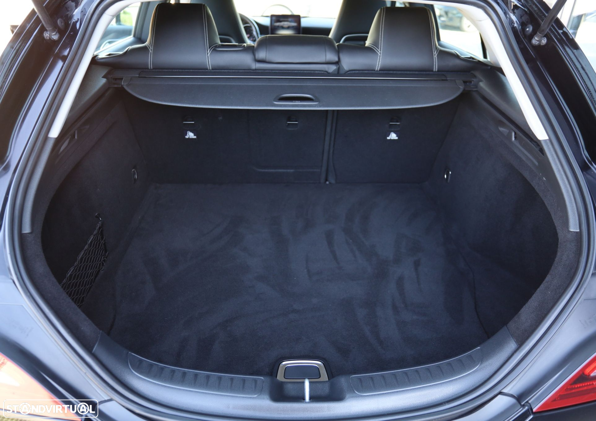Mercedes-Benz CLA 180 - 21