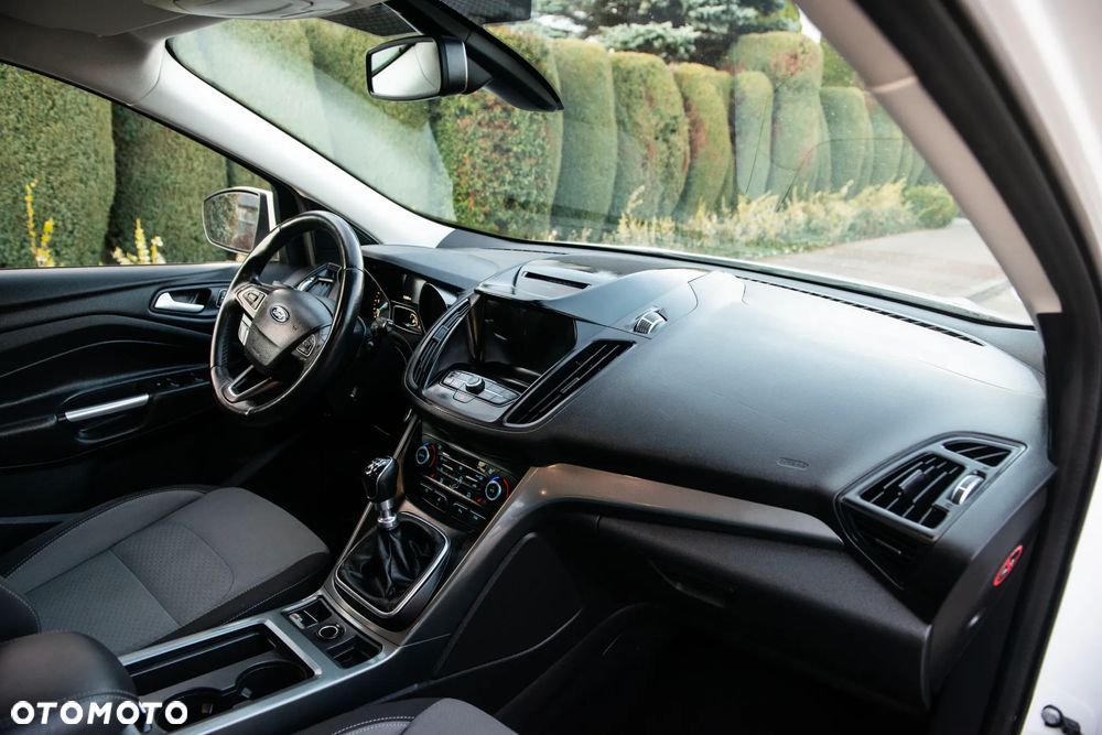 Ford Kuga 2.0 TDCi 4x4 Titanium - 37