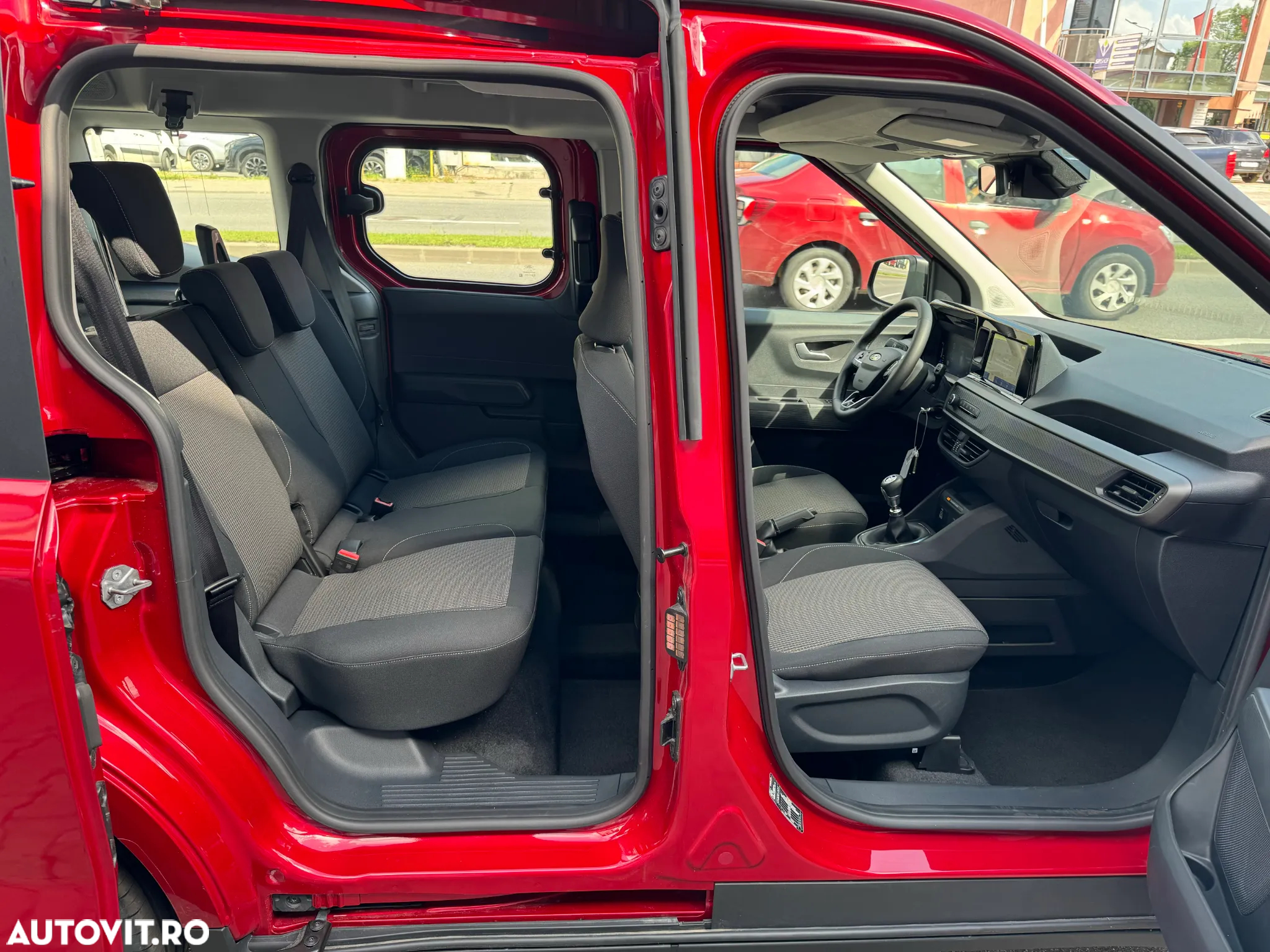 Ford Tourneo Courier 1.0 EcoBoost Trend - 29
