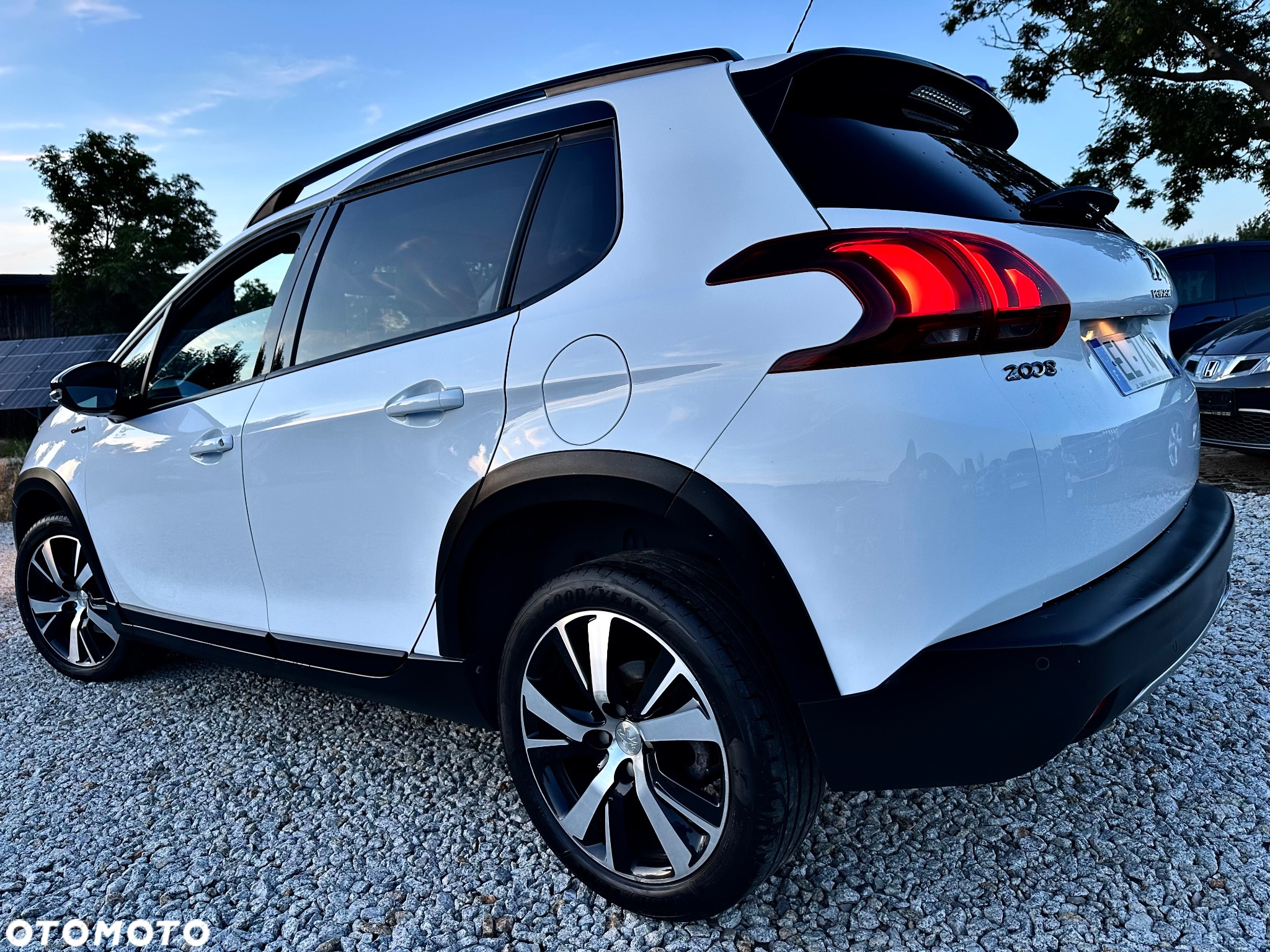 Peugeot 2008 PureTech 110 Stop&Start GT-Line Edition - 3