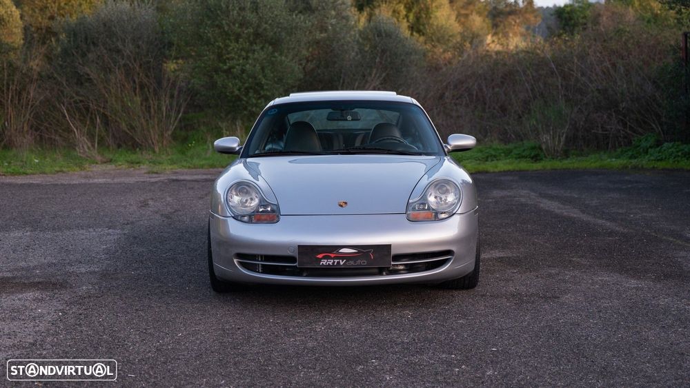 Porsche 911 (996) Carrera 4 Coupé - 12