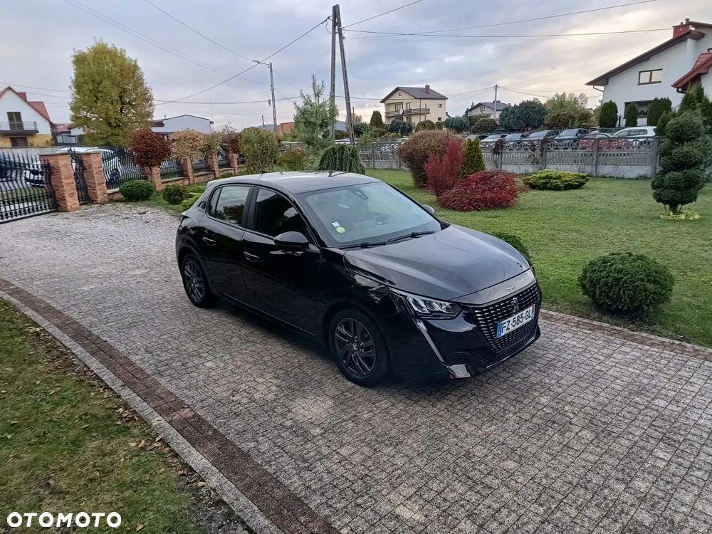 Peugeot 208 - 1