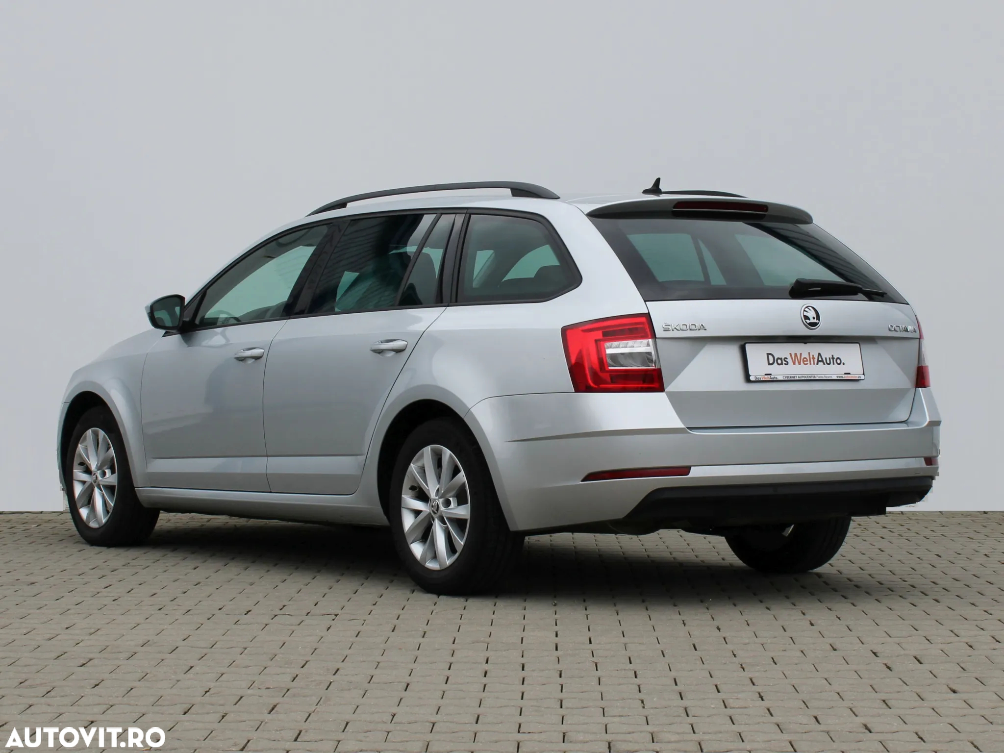 Skoda Octavia 2.0 TDI DSG Ambition - 3