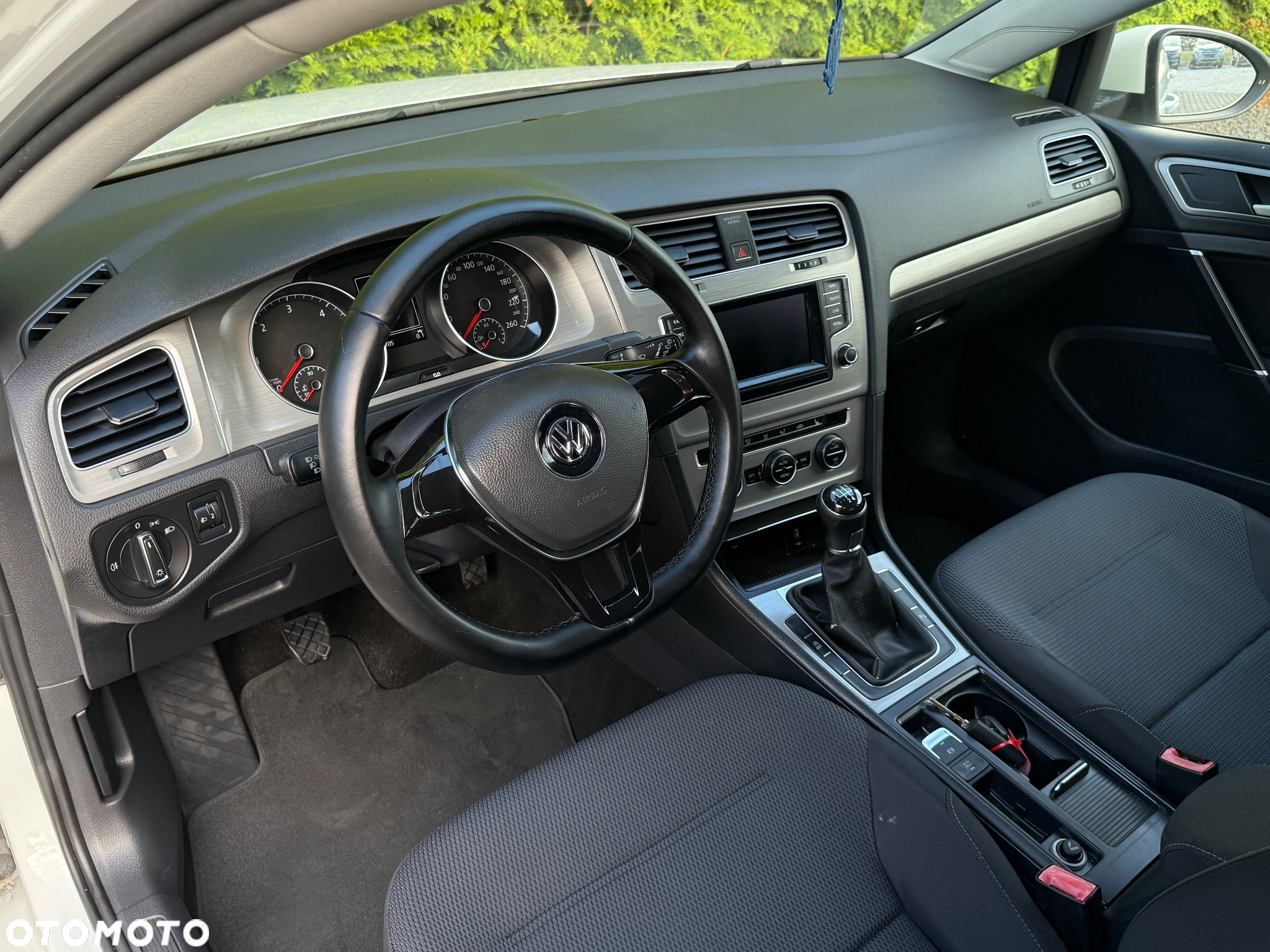 Volkswagen Golf - 8