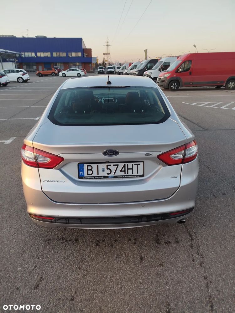 Ford Fusion - 12