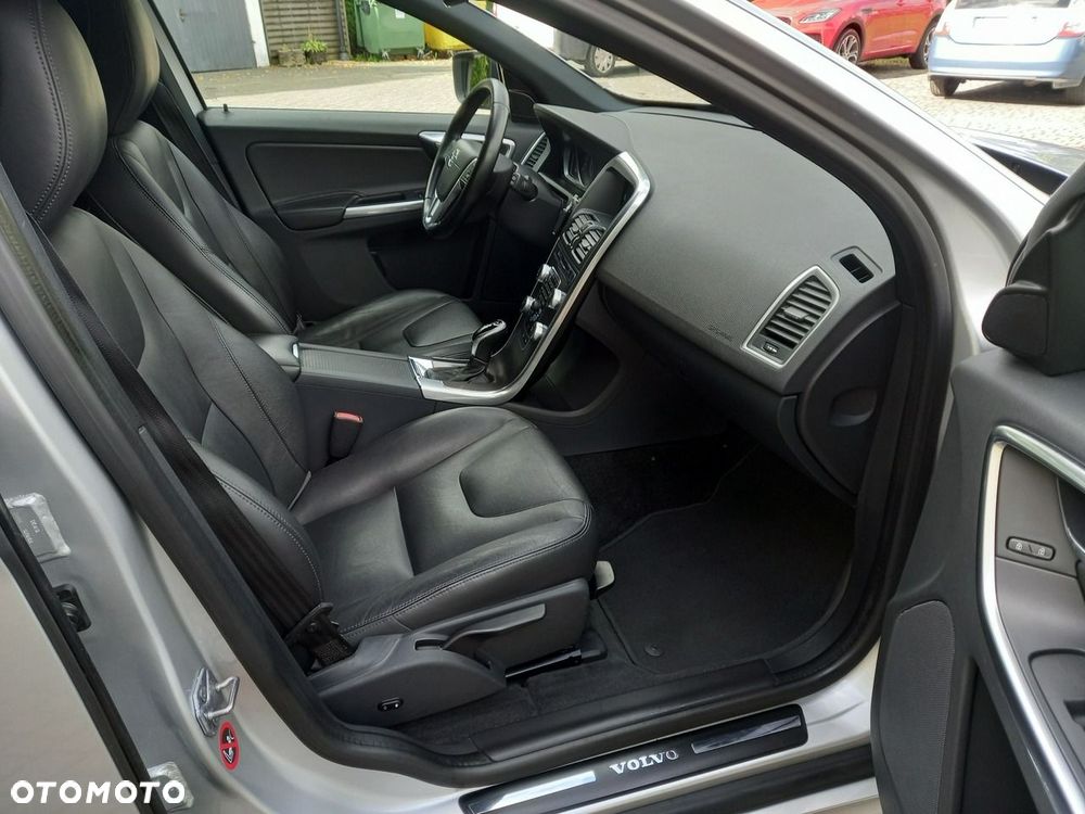 Volvo XC 60 D4 Geartronic Momentum - 20