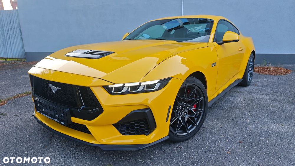 Ford Mustang - 1