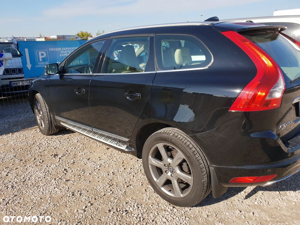 Volvo XC 60 D5 AWD Momentum - 2