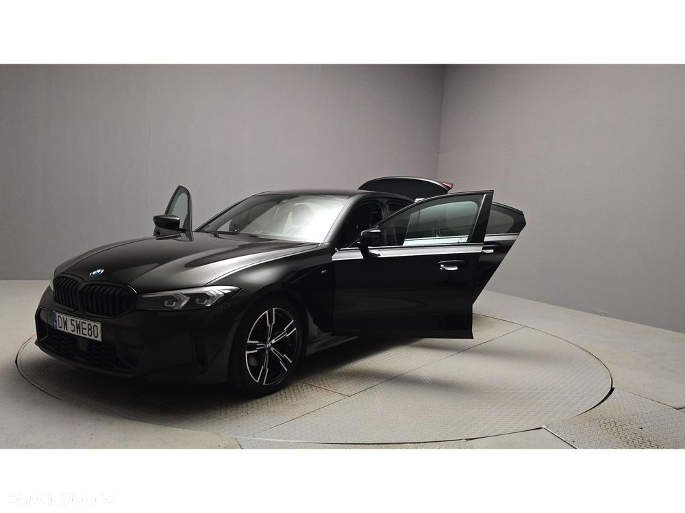 BMW Seria 3 320d xDrive mHEV M Sport - 9