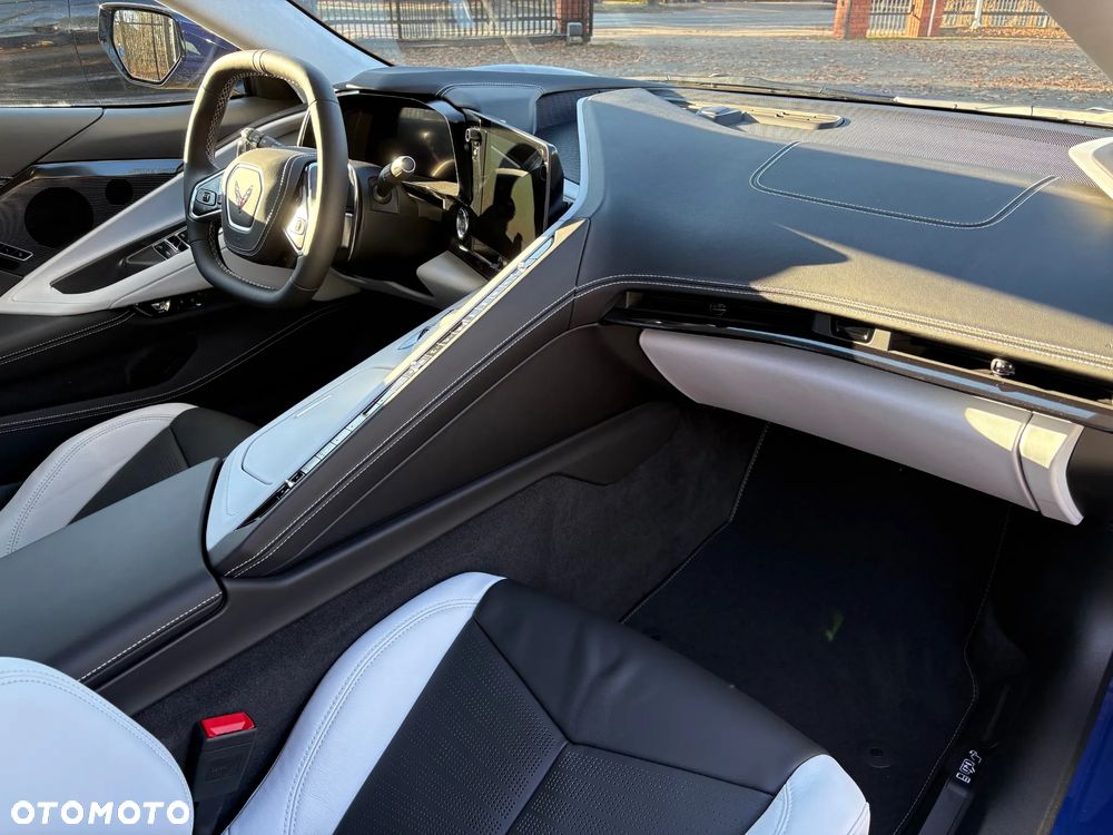 Chevrolet Corvette - 14