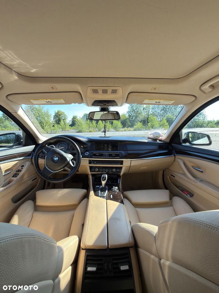 BMW Seria 5 528i - 8