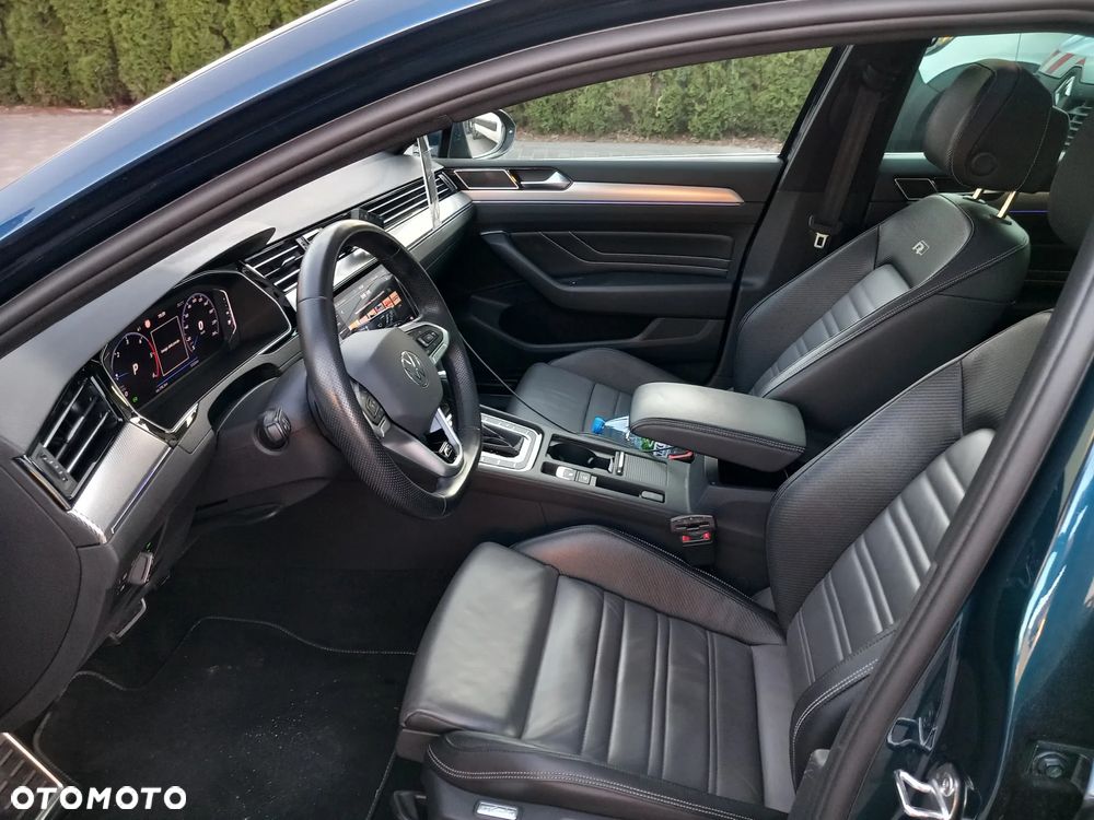 Volkswagen Passat Variant 2.0 TDI SCR DSG 4Motion Business - 8