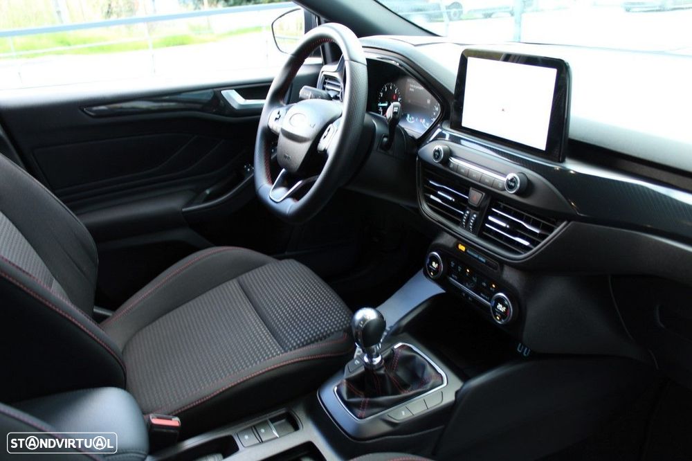Ford Focus 1.0 EcoBoost MHEV ST-Line - 12