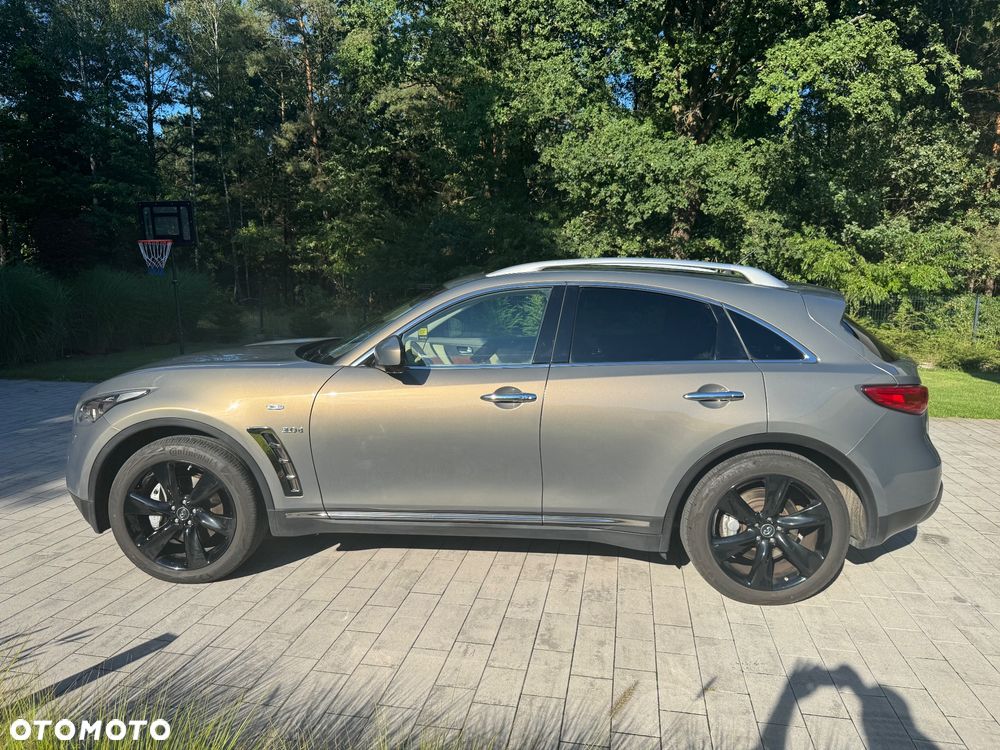 Infiniti QX70 - 10