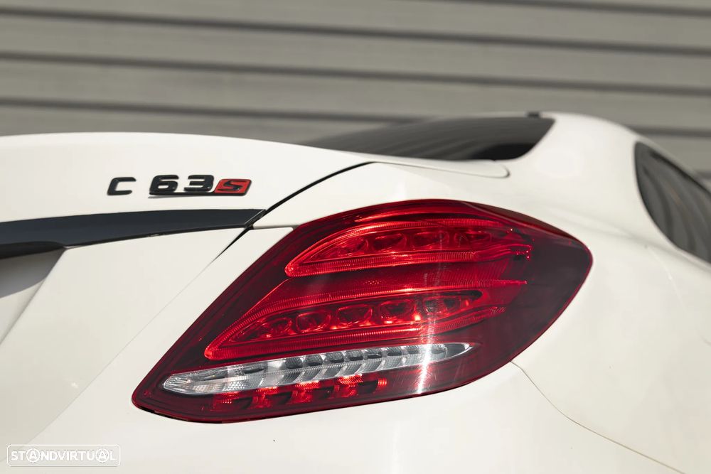 Mercedes-Benz C 63 AMG - 12