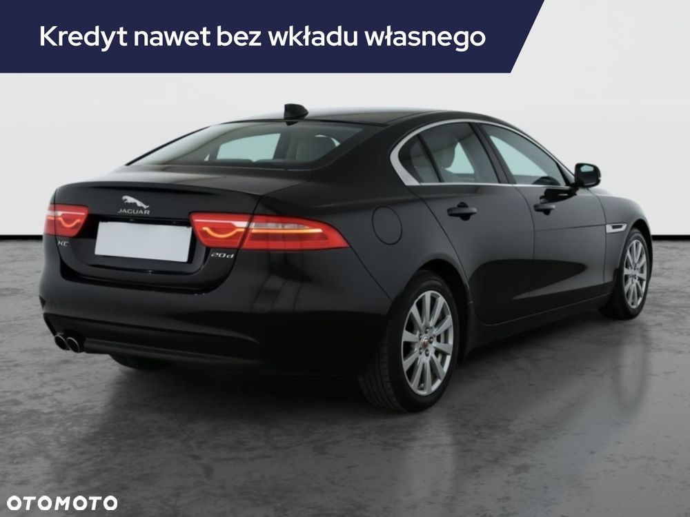 Jaguar XE - 7