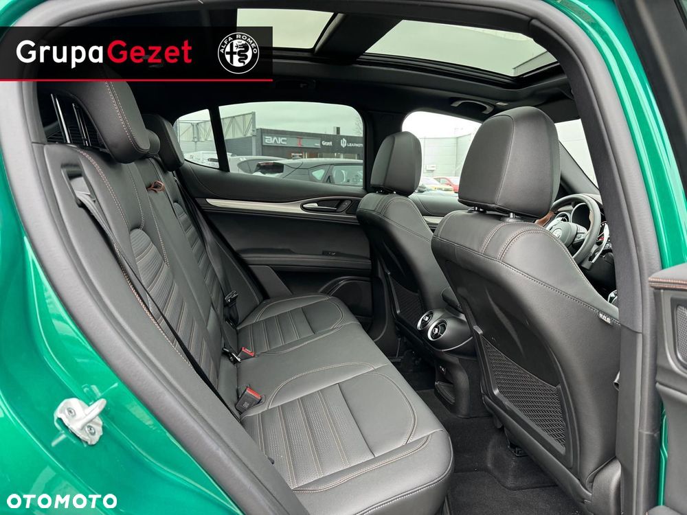 Alfa Romeo Stelvio - 14