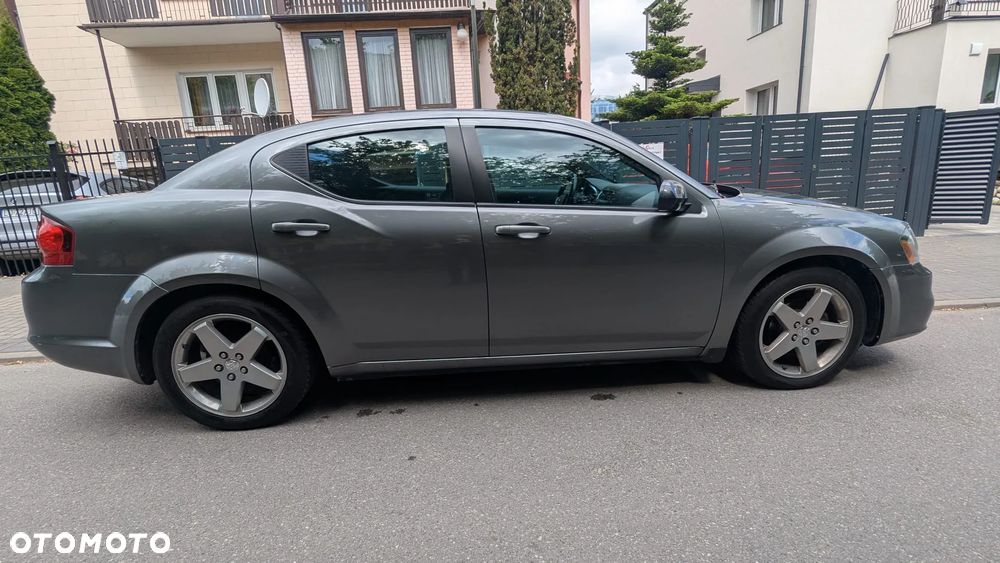 Dodge Avenger - 4