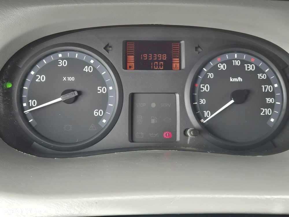 Renault Trafic - 25