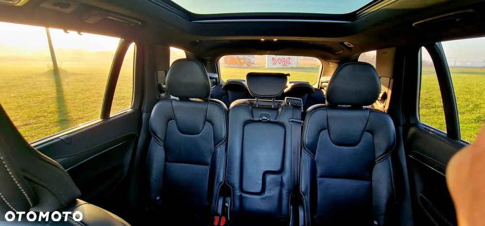 Volvo XC 90 T8 AWD Plug-In Hybrid R-Design 7os - 11