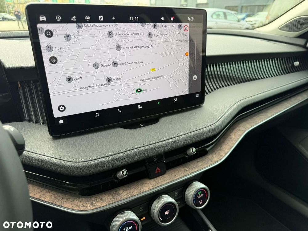 Skoda Superb 2.0 TDI SCR 4x4 L&K DSG - 12